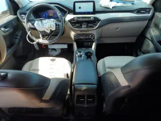 2021 Ford Escape SEL z VIN 1FMCU9H65MUA35819, wystawiony jako Copart lot #50134465 z przebiegiem 78 778 mil mil oraz Nie do naprawy • Non repairable. Historia ofert i sprzedaży dostępna na DreamBid. Obrazek 8.