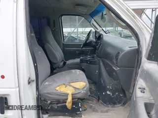 2008 Ford Econoline Passenger XL с VIN 1FBNE31L98DB23757, выставлен на аукционе IAAI как лот 42110564 с пробегом 298 123 миль миль и . История ставок и продаж доступна на DreamBid. Изображение 5.