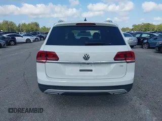 2018 Volkswagen Atlas S с VIN 1V2AP2CAXJC540812, выставлен на аукционе IAAI как лот 41443187 с пробегом 83 511 миль миль и . История ставок и продаж доступна на DreamBid. Изображение 16.