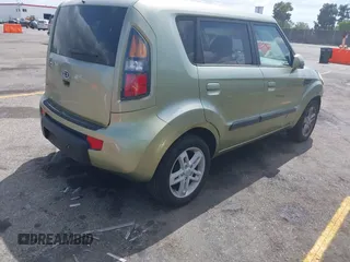 2010 Kia Soul + with VIN KNDJT2A27A7107692, listed as a IAAI auction lot 42135113 with 164,349 mi miles and . Bid and sale history available at DreamBid. Image 4.