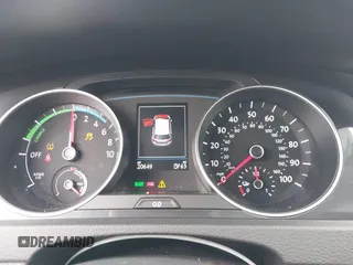2019 Volkswagen Golf SE z VIN WVWKR7AU6KW910647, wystawiony jako IAAI lot #41502997 z przebiegiem 20 649 mil mil oraz . Historia ofert i sprzedaży dostępna na DreamBid. Obrazek 7.