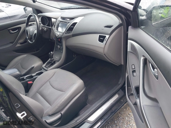 2014 Hyundai Elantra SE with VIN KMHDH4AE0EU087194, listed as a IAAI auction lot 41992825 with 59,484 mi miles. Bid and sale history available at carsss.com. Image 5.