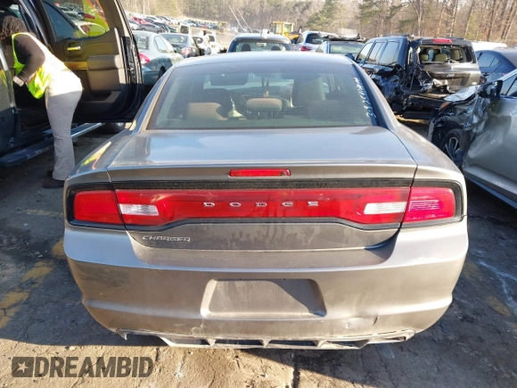 2011 Dodge Charger SE z VIN 2B3CL3CG5BH567626, wystawiony jako IAAI lot #41776553 z przebiegiem 132 670 mil mil oraz . Historia ofert i sprzedaży dostępna na DreamBid. Obrazek 15.