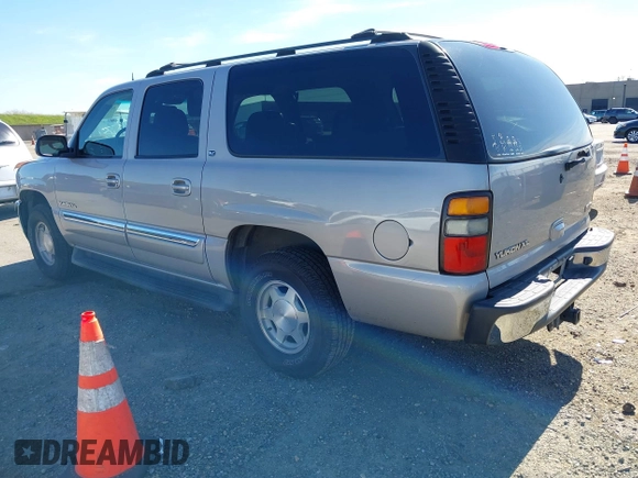 2005 GMC Yukon XL SLT with VIN 1GKFK16Z75J185959, listed as a IAAI auction lot 41679673 with 275,667 mi miles. Bid and sale history available at carsss.com. Image 3.