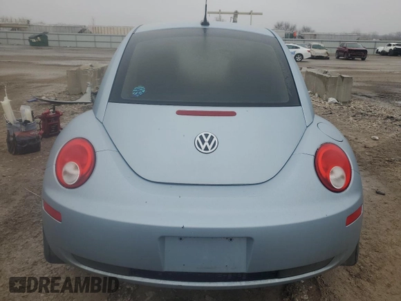 2010 Volkswagen Beetle with VIN 3VWRW3AG3AM012593, listed as a Copart auction lot 42587655 with 86,246 mi miles and Salvage title. Bid and sale history available at DreamBid. Image 6.