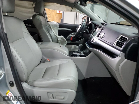 2018 Toyota Highlander SE with VIN 5TDJZRFHXJS846274, listed as a Copart auction lot 58130425 with 123,439 mi miles and Clean title. Bid and sale history available at DreamBid. Image 7.
