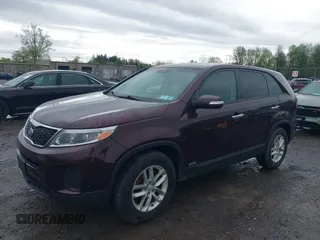 2015 Kia Sorento LX with VIN 5XYKTCA61FG643402, listed as a IAAI auction lot 42178930 with 108,818 mi miles. Bid and sale history available at carsss.com. Image 17.