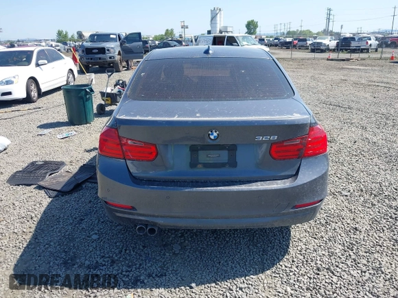 2014 BMW 3 Series 328i z VIN WBA3C1C58EK107050, wystawiony jako IAAI lot #42141433 z przebiegiem Nie podano mil oraz . Historia ofert i sprzedaży dostępna na DreamBid. Obrazek 15.