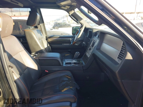 2007 Lincoln Navigator z VIN 5LMFU275X7LJ17484, wystawiony jako IAAI lot #41377997 z przebiegiem 159 418 mil mil oraz . Historia ofert i sprzedaży dostępna na DreamBid. Obrazek 5.