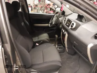 2004 Scion xA z VIN JTKKT624540072524, wystawiony jako IAAI lot #41862606 z przebiegiem 141 147 mil mil oraz . Historia ofert i sprzedaży dostępna na DreamBid. Obrazek 5.