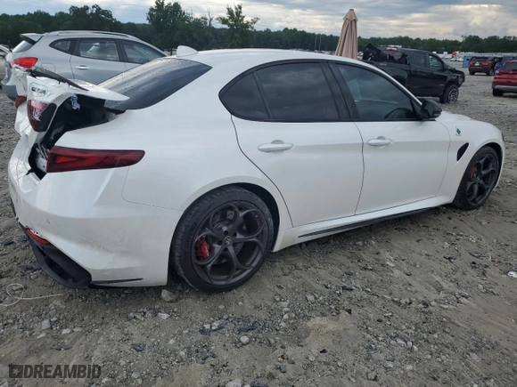2021 Alfa Romeo Giulia Quadrifoglio with VIN ZARFAMEV6M7648559, listed as a Copart auction lot 60472794 with 22,622 mi miles and Salvage Title. Bid and sale history available at carsss.com. Image 3.
