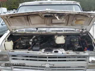 1986 Chevrolet Chevy Van z VIN 1GCEG25N0G7172290, wystawiony jako Copart lot #84010474 z przebiegiem 90 574 mil mil oraz Czysty tytuł • Clean title. Historia ofert i sprzedaży dostępna na DreamBid. Obrazek 12.