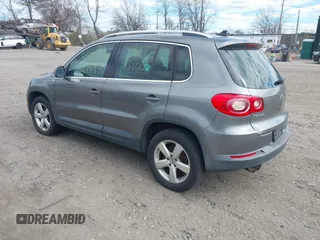 2010 Volkswagen Tiguan SEL with VIN WVGAV7AX3AW529317, listed as a IAAI auction lot 42059046 with Not provided miles and . Bid and sale history available at DreamBid. Image 3.