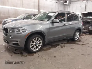 2016 BMW X5 xDrive35i z VIN 5UXKR0C5XG0U12540, wystawiony jako IAAI lot #41179965 z przebiegiem 75 997 mil mil oraz . Historia ofert i sprzedaży dostępna na DreamBid. Obrazek 2.
