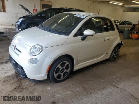 2017 FIAT 500e with VIN 3C3CFFGE9HT525304, listed as a Copart auction lot 61429425 with 33,270 mi miles and Salvage title. Bid and sale history available at DreamBid. Image 1.