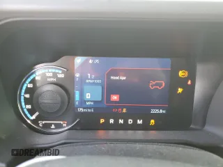 2024 Ford Bronco Big Bend z VIN 1FMDE7BH9RLB23320, wystawiony jako Copart lot #55490395 z przebiegiem 2 225 mil mil oraz Szkoda całkowita • Salvage title. Historia ofert i sprzedaży dostępna na DreamBid. Obrazek 9.