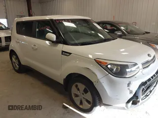 2015 Kia Soul with VIN KNDJN2A20F7779272, listed as a IAAI auction lot 41901719 with 204,682 mi miles. Bid and sale history available at carsss.com. Image 1.
