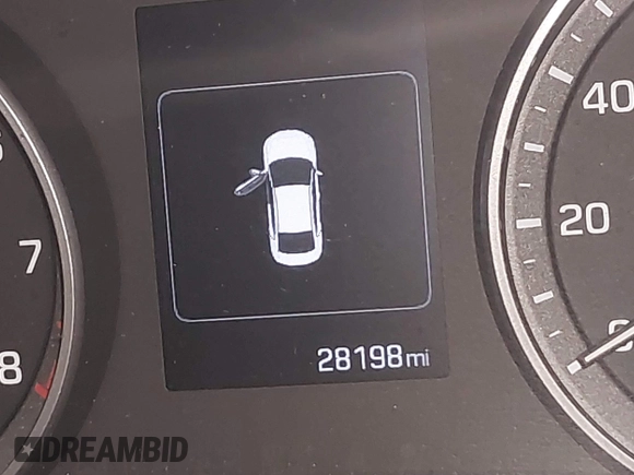 2018 Hyundai Elantra SEL z VIN KMHD84LF1JU499186, wystawiony jako IAAI lot #41950942 z przebiegiem 28 198 mil mil oraz . Historia ofert i sprzedaży dostępna na DreamBid. Obrazek 7.