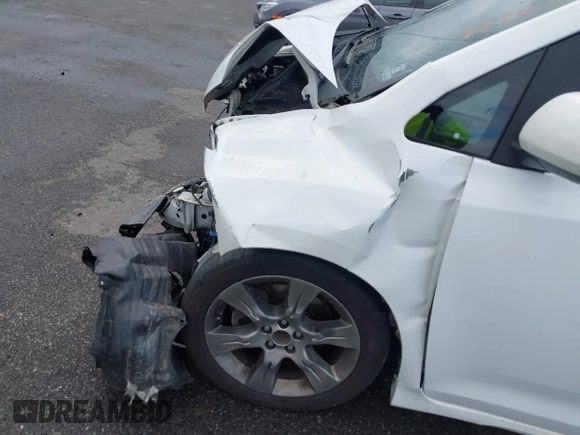 2014 Toyota Sienna SE with VIN 5TDXK3DC1ES422510, listed as a IAAI auction lot 41030376 with Not Provided miles and . Bid and sale history available at DreamBid. Image 6.