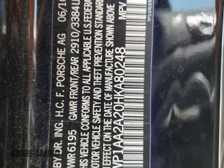 2017 Porsche Cayenne z VIN WP1AA2A20HKA80248, wystawiony jako Copart lot #56482555 z przebiegiem Nie podano mil oraz Szkoda całkowita • Salvage title. Historia ofert i sprzedaży dostępna na DreamBid. Obrazek 12.