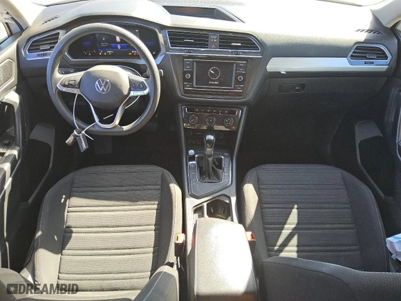 2022 Volkswagen Tiguan S with VIN 3VV1B7AXXNM071828, listed as a Copart auction lot 46053175 with 29,875 mi miles and Clean Title. Bid and sale history available at carsss.com. Image 8.