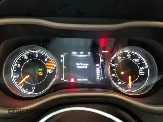 2016 Jeep Cherokee Altitude z VIN 1C4PJMCB7GW269314, wystawiony jako Copart lot #63018025 z przebiegiem 102 179 mil mil oraz Szkoda całkowita • Salvage title. Historia ofert i sprzedaży dostępna na DreamBid. Obrazek 9.