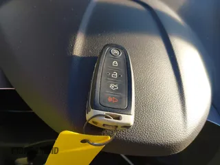 2013 Ford Escape SEL with VIN 1FMCU0HX9DUA51686, listed as a IAAI auction lot 40650669 with 86,442 mi miles. Bid and sale history available at carsss.com. Image 11.