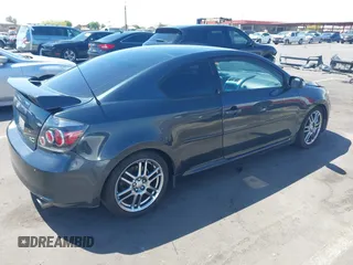 2010 Scion tC z VIN JTKDE3B77A0302913, wystawiony jako IAAI lot #42148963 z przebiegiem 117 394 mil mil oraz . Historia ofert i sprzedaży dostępna na DreamBid. Obrazek 4.