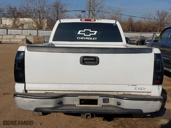 2002 Chevrolet Silverado 1500 with VIN 1GCEC14W62Z161730, listed as a IAAI auction lot 41790163 with 206,957 mi miles. Bid and sale history available at carsss.com. Image 16.