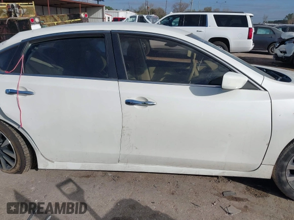 2014 Nissan Altima SV with VIN 1N4AL3AP0EC278546, listed as a IAAI auction lot 41762901 with 121,756 mi miles and . Bid and sale history available at DreamBid. Image 13.
