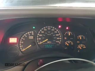 2000 Chevrolet Suburban LT with VIN 3GNFK16T3YG155880, listed as a Copart auction lot 86637484 with 232,678 mi miles and Salvage Title. Bid and sale history available at carsss.com. Image 9.