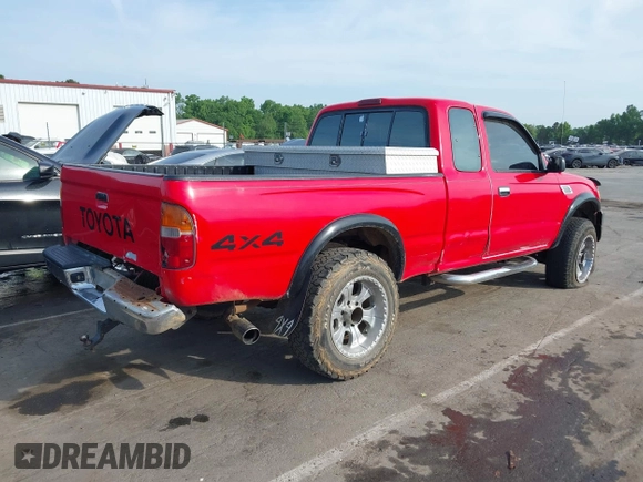 1996 Toyota Tacoma z VIN 4TAWM72N8TZ158887, wystawiony jako IAAI lot #42171836 z przebiegiem 248 871 mil mil oraz . Historia ofert i sprzedaży dostępna na DreamBid. Obrazek 4.