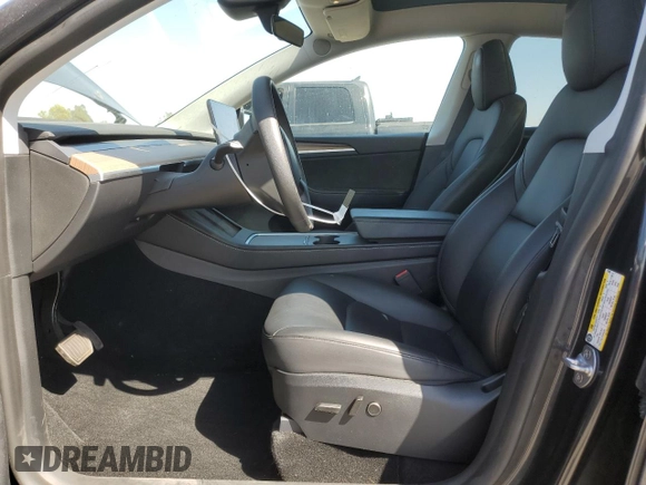 2024 Tesla Model Y Long Range z VIN 7SAYGDEE2RA223052, wystawiony jako Copart lot #61485025 z przebiegiem 13 268 mil mil oraz Szkoda całkowita • Salvage title. Historia ofert i sprzedaży dostępna na DreamBid. Obrazek 7.