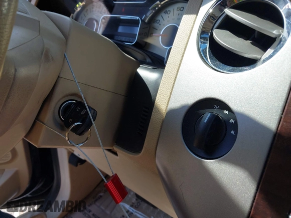 2012 Ford Expedition XLT с VIN 1FMJU1J5XCEF63648, выставлен на аукционе IAAI как лот 42145577 с пробегом 165 196 миль миль и . История ставок и продаж доступна на DreamBid. Изображение 11.