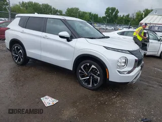 2024 Mitsubishi Outlander SE z VIN JA4J4VA88RZ014998, wystawiony jako IAAI lot #42312489 z przebiegiem 13 208 mil mil oraz . Historia ofert i sprzedaży dostępna na DreamBid. Obrazek 1.