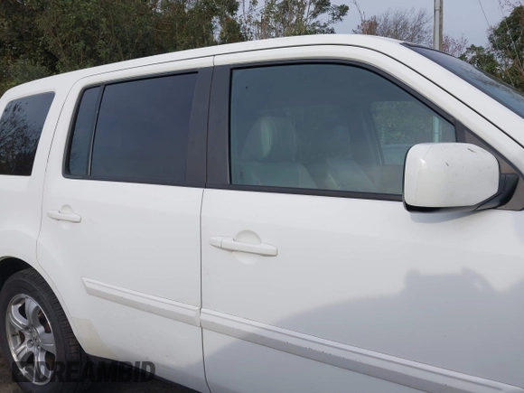 2015 Honda Pilot EX-L with VIN 5FNYF4H51FB010541, listed as a IAAI auction lot 40893246 with 215,295 mi miles and . Bid and sale history available at carsss.com. Image 13.