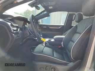 2025 GMC Acadia FWD Denali z VIN 1GKENLRS1SJ139357, wystawiony jako Copart lot #54883335 z przebiegiem 3119 mil mil oraz Szkody całkowita. Historia ofert i sprzedaży dostępna na DreamBid. Obrazek 7.