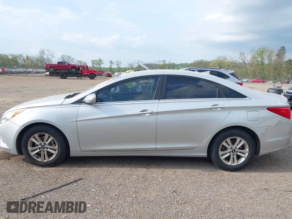 2013 Hyundai Sonata GLS with VIN 5NPEB4AC6DH539103, listed as a IAAI auction lot 42124467 with 182,907 mi miles and . Bid and sale history available at carsss.com. Image 15.