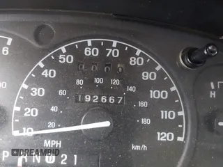 2000 Ford Explorer XLT z VIN 1FMZU83P7YUB75946, wystawiony jako IAAI lot #42082045 z przebiegiem 192 667 mil mil oraz . Historia ofert i sprzedaży dostępna na DreamBid. Obrazek 7.