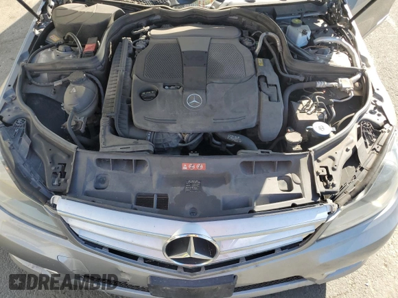 2013 Mercedes-Benz C 300 Sport z VIN WDDGF8AB6DA816602, wystawiony jako Copart lot #59188125 z przebiegiem 158 834 mil mil oraz Czysty tytuł • Clean title. Historia ofert i sprzedaży dostępna na DreamBid. Obrazek 11.