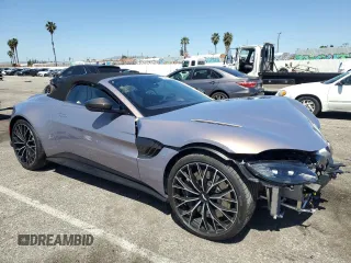 2023 Aston Martin Vantage z VIN SCFSMGBW0PGP08680, wystawiony jako Copart lot #49828114 z przebiegiem Nie podano mil oraz . Historia ofert i sprzedaży dostępna na DreamBid. Obrazek 4.