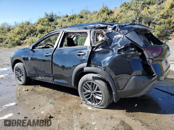 2022 Nissan Rogue S z VIN 5N1BT3AA6NC717528, wystawiony jako Copart lot #55071205 z przebiegiem 26 175 mil mil oraz Szkoda całkowita • Salvage title. Historia ofert i sprzedaży dostępna na DreamBid. Obrazek 2.