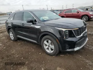 2024 Kia Sorento LX z VIN 5XYRG4JC0RG271831, wystawiony jako Copart lot #52711895 z przebiegiem 6 946 mil mil oraz Szkoda całkowita • Salvage title. Historia ofert i sprzedaży dostępna na DreamBid. Obrazek 4.