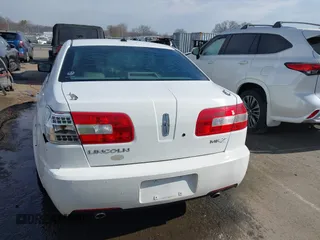 2007 Lincoln MKZ with VIN 3LNHM26T17R658422, listed as a IAAI auction lot 41664962 with 239,576 mi miles. Bid and sale history available at carsss.com. Image 16.