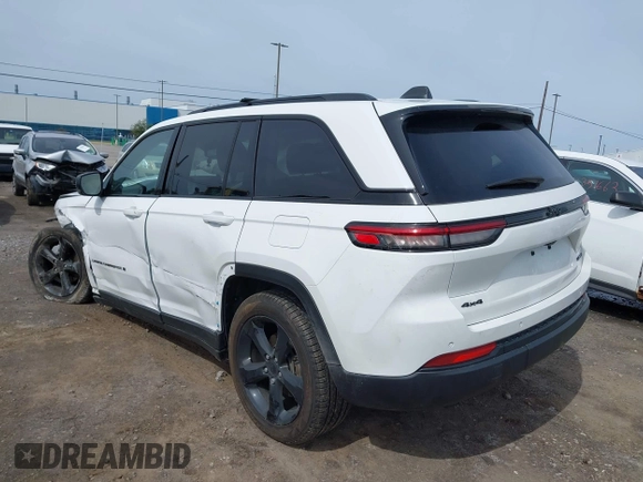 2023 Jeep Grand Cherokee Limited with VIN 1C4RJHBG5PC643014, listed as a IAAI auction lot 42352689 with 17,039 mi miles and . Bid and sale history available at DreamBid. Image 3.