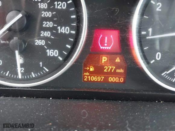2009 BMW X5 30i with VIN 5UXFE43579L037535, listed as a IAAI auction lot 41715317 with 210,697 mi miles. Bid and sale history available at carsss.com. Image 15.