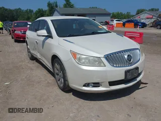2010 Buick LaCrosse CXL z VIN 1G4GC5GG3AF235881, wystawiony jako IAAI lot #42684597 z przebiegiem 148 686 mil mil oraz . Historia ofert i sprzedaży dostępna na DreamBid. Obrazek 1.