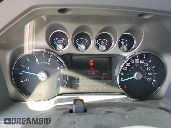 2015 Ford F-350 Lariat с VIN 1FT8X3BT9FED37558, выставлен на аукционе Copart как лот 62318945 с пробегом 109 232 миль миль и Списание • Salvage title. История ставок и продаж доступна на DreamBid. Изображение 9.