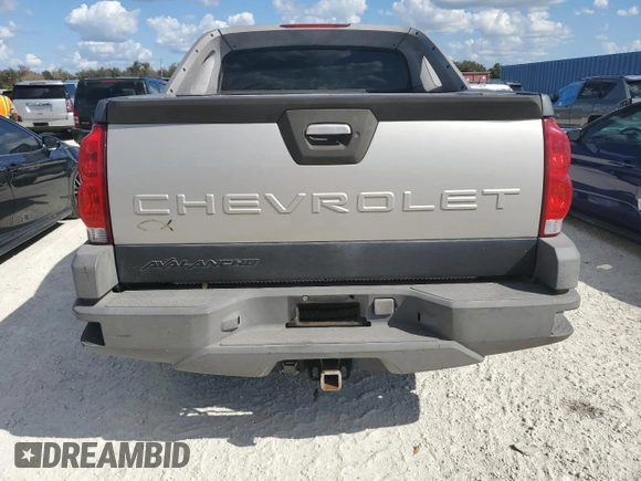 2005 Chevrolet Avalanche Z66 with VIN 3GNEC12Z35G227983, listed as a Copart auction lot 77965044 with 180,879 mi miles and Salvage Title. Bid and sale history available at carsss.com. Image 6.
