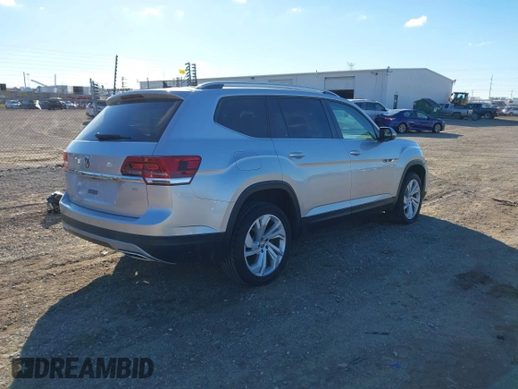 2018 Volkswagen Atlas SE with VIN 1V2DR2CA5JC533628, listed as a IAAI auction lot 40849747 with 109,838 mi miles and . Bid and sale history available at DreamBid. Image 4.